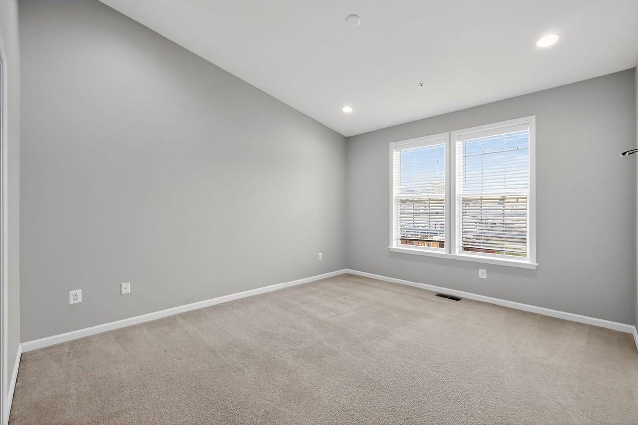 8601 Sweet Rose Ct - Photo 5 of 15