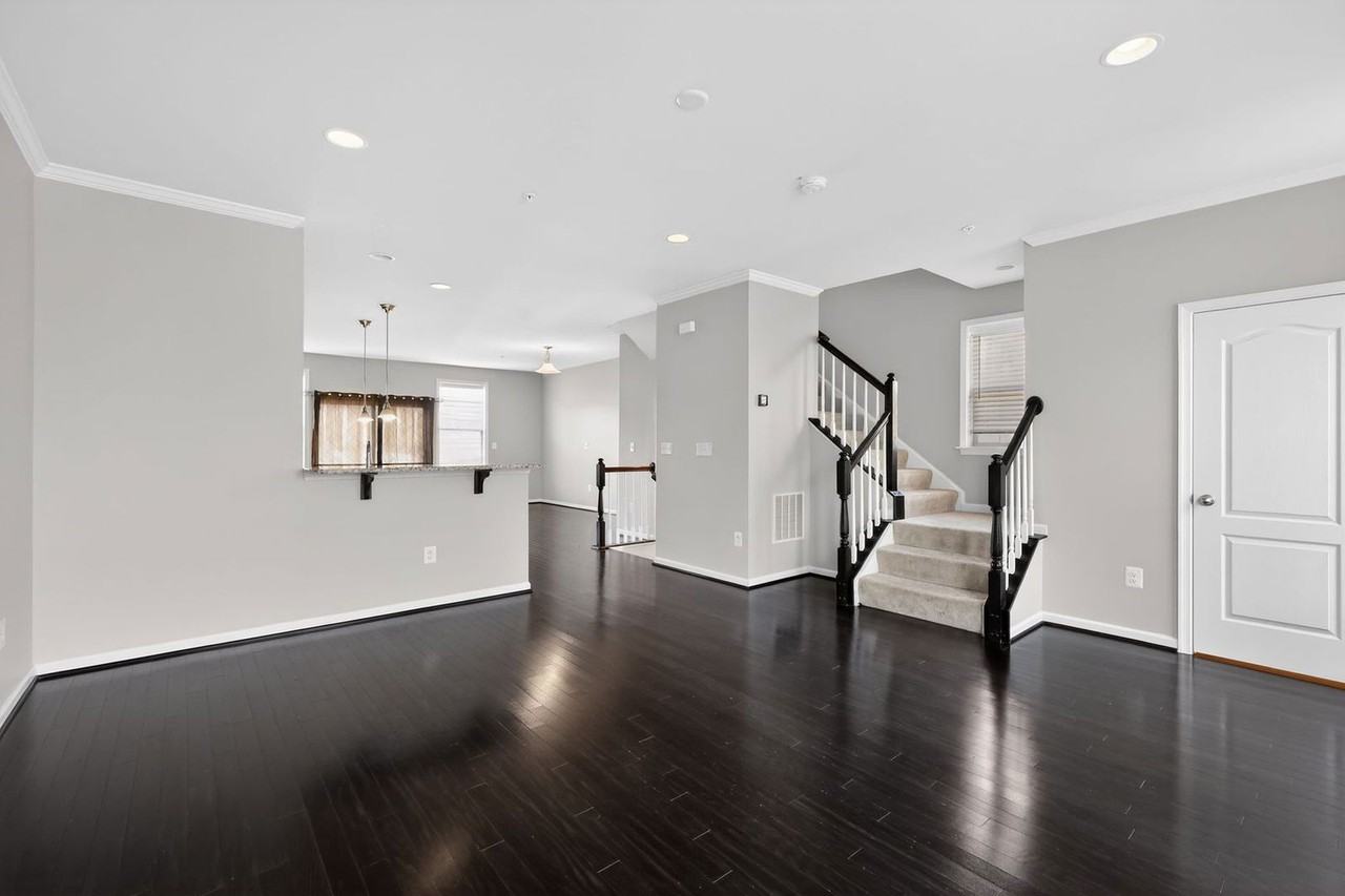 8601 Sweet Rose Ct - Photo 7 of 15