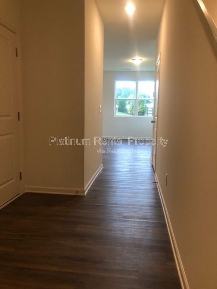 202 Grand Central Way - Photo 3 of 27