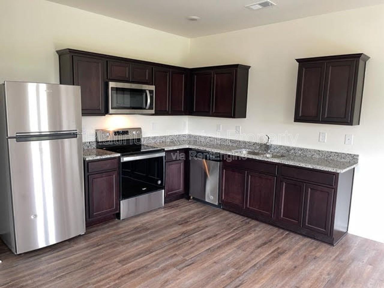 202 Grand Central Way - Photo 4 of 27