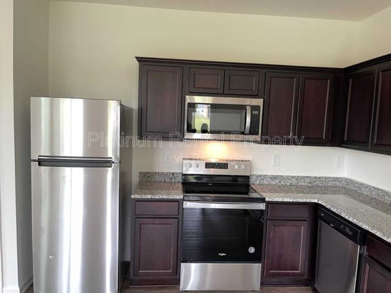 202 Grand Central Way - Photo 5 of 27