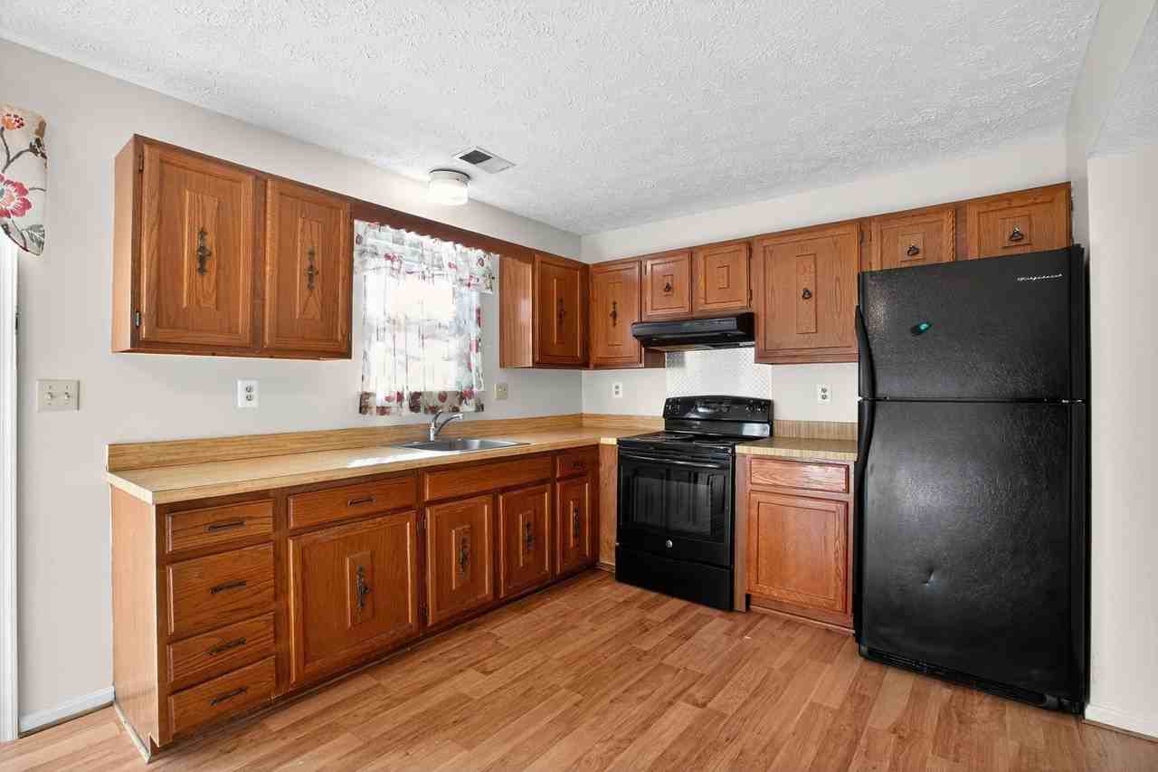 4243 Drake Ct - Photo 3 of 15