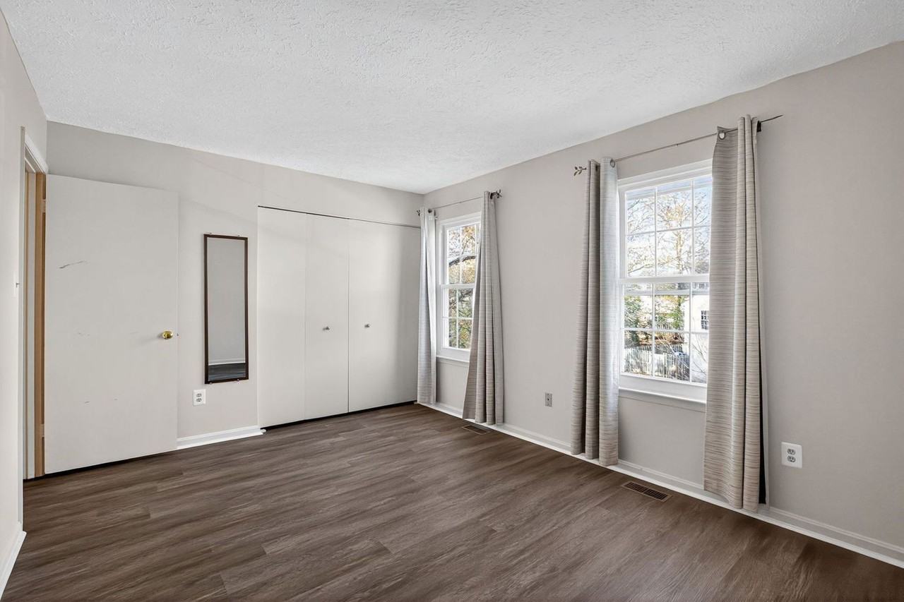 4243 Drake Ct - Photo 7 of 15