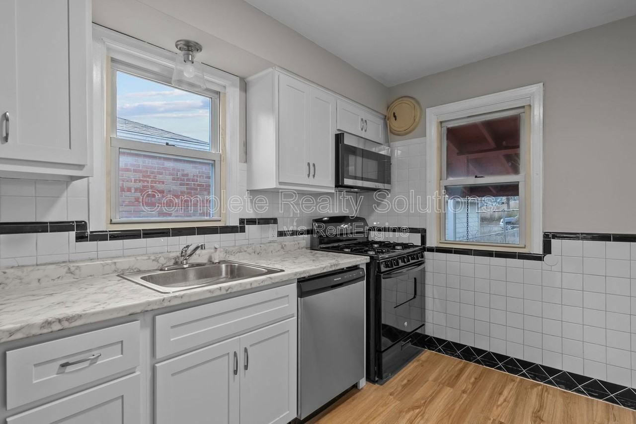 2104 Lexa Dr - Photo 4 of 24