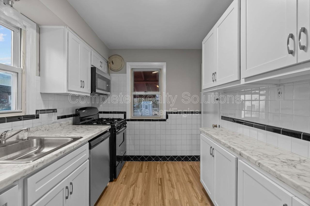 2104 Lexa Dr - Photo 5 of 24