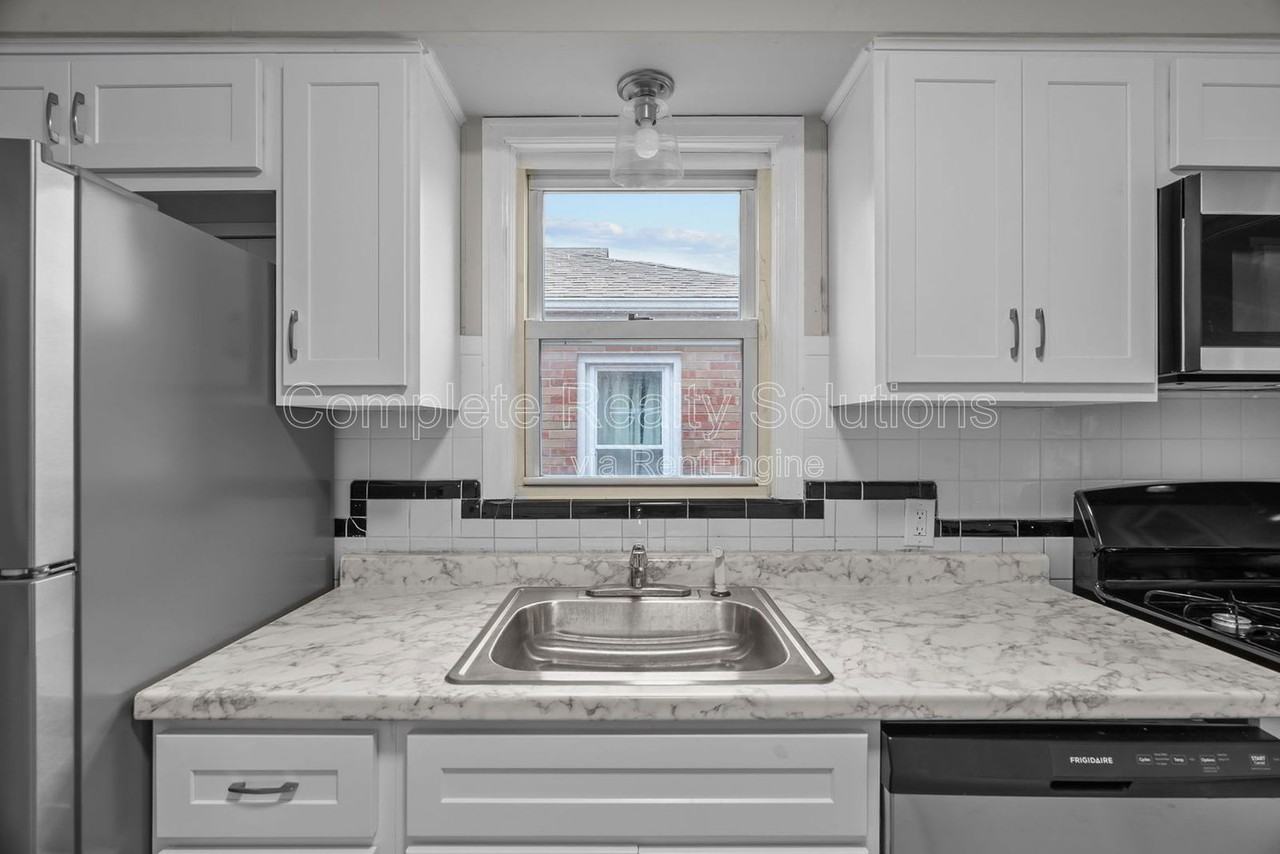 2104 Lexa Dr - Photo 6 of 24