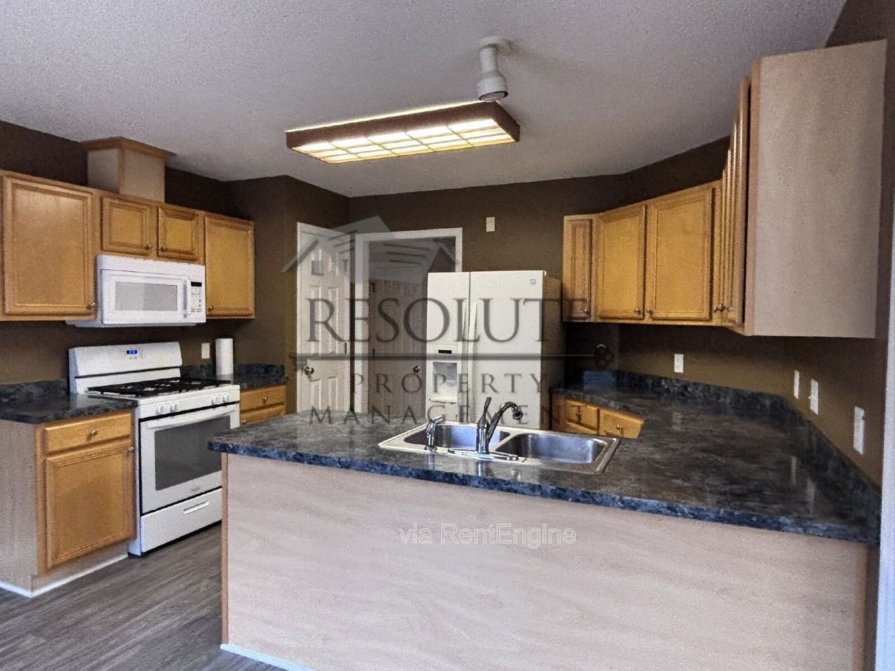 404 Onondaga Ct - Photo 2 of 18