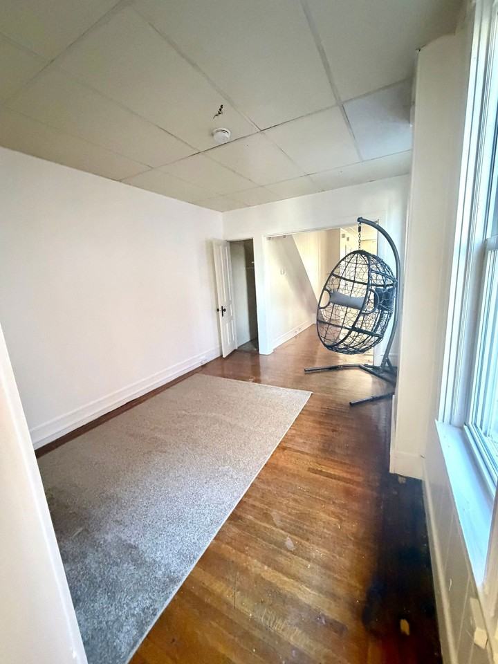 839 E Orange St #1 - Photo 5 of 17