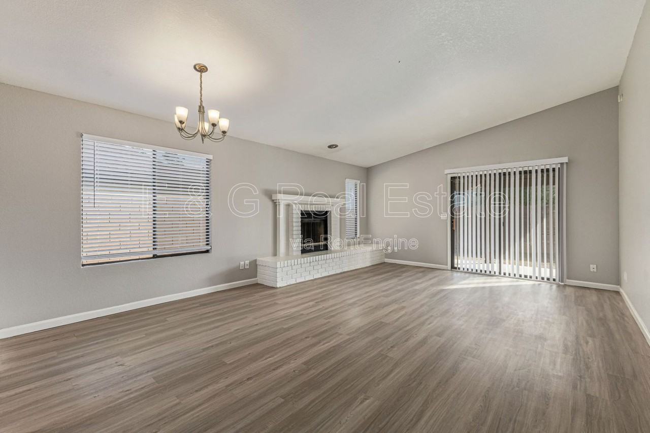 6605 N 48th Ave - Photo 3 of 22