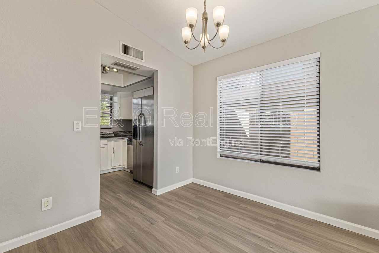 6605 N 48th Ave - Photo 7 of 22