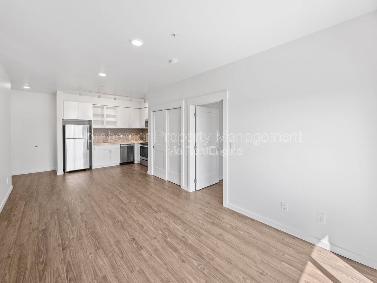 155 E Cleveland Ave #207 - Photo 4 of 15