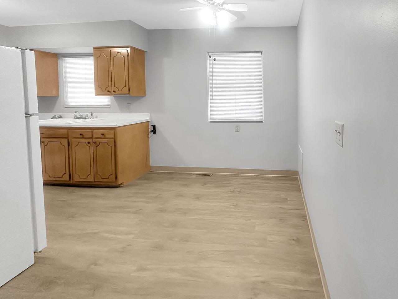 28 Ridgewood St - Photo 4 of 11