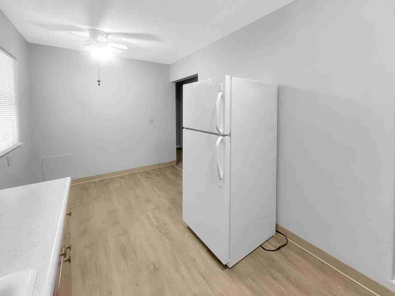 28 Ridgewood St - Photo 5 of 11