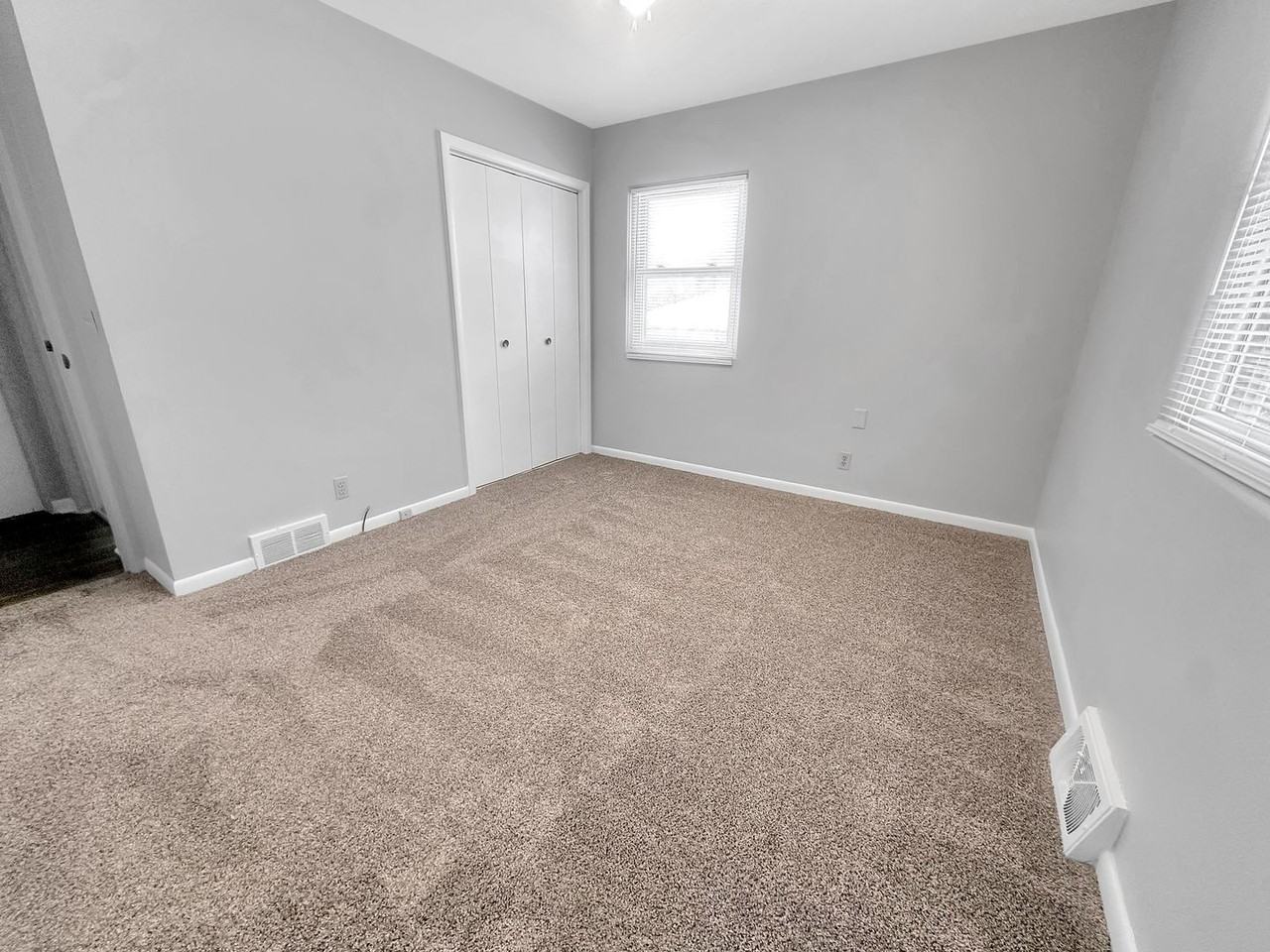 28 Ridgewood St - Photo 7 of 11