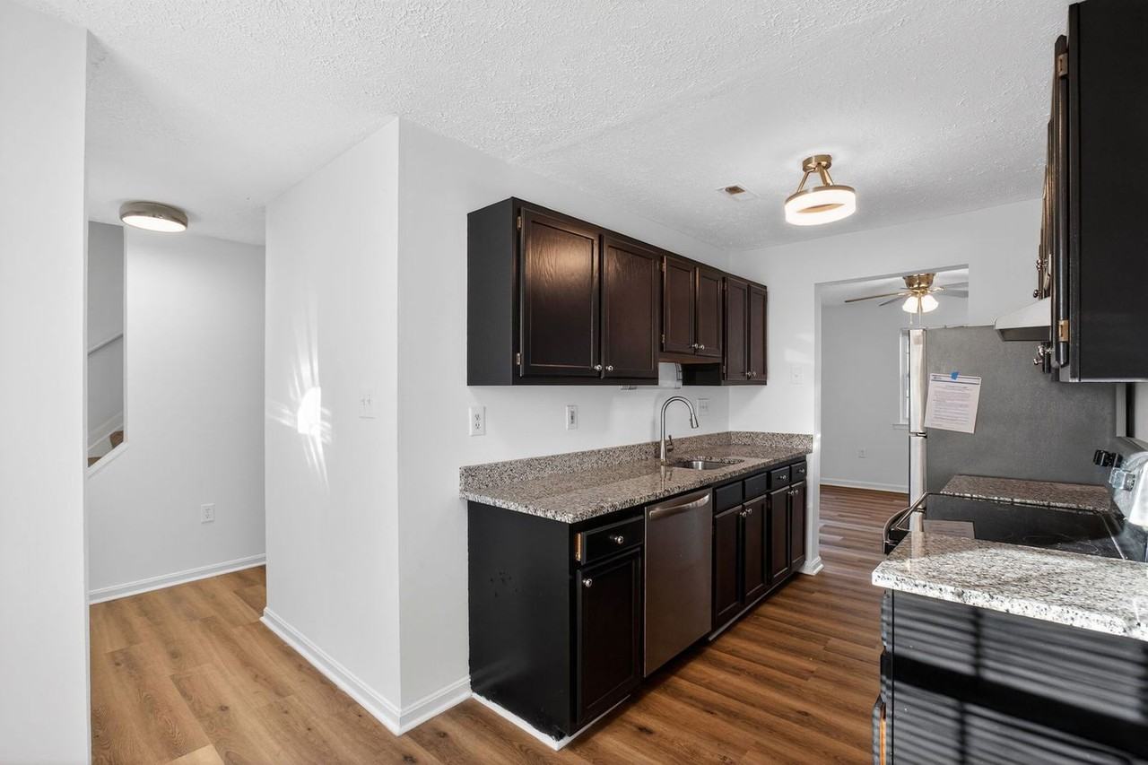 21864 Ronald Dr - Photo 4 of 15