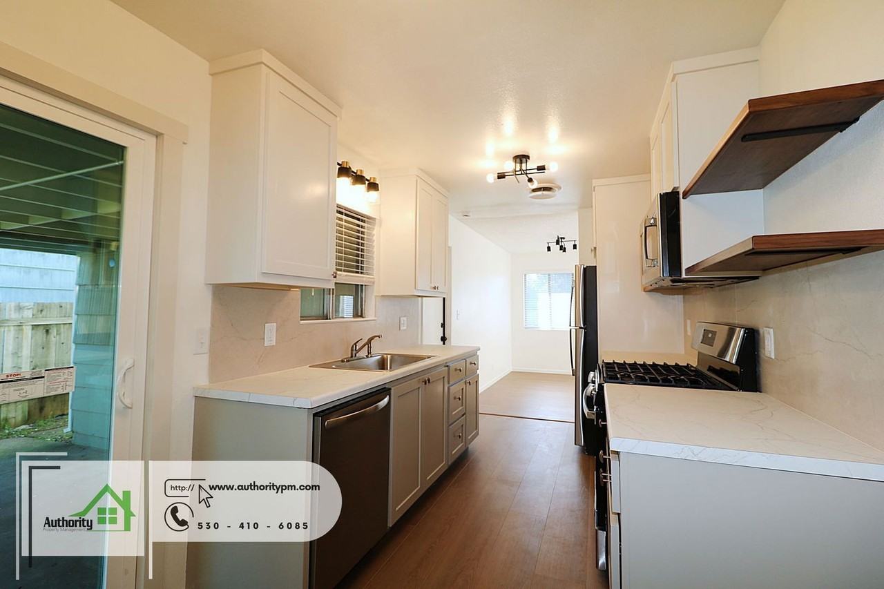 2042 Neptune Ter - Photo 7 of 21