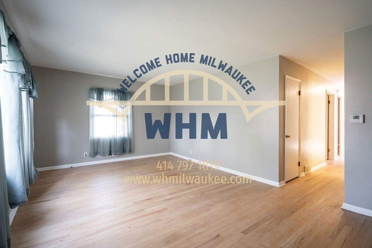 2526 S 96th St - Photo 5 of 24