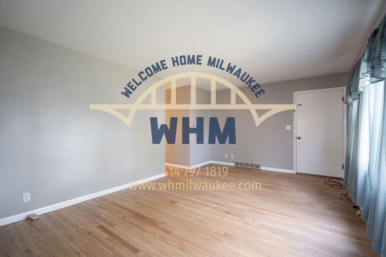 2526 S 96th St - Photo 6 of 24