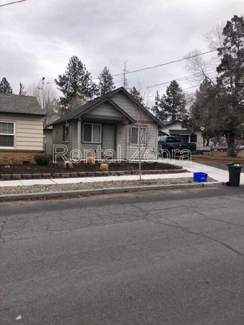 208 Se 4th St #3 - Photo 5 of 10