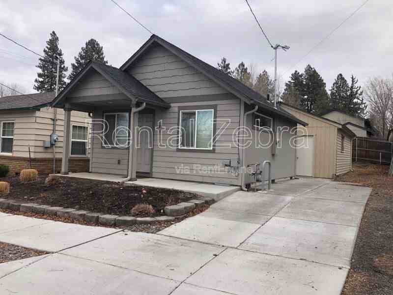 208 Se 4th St #3 - Photo 7 of 10