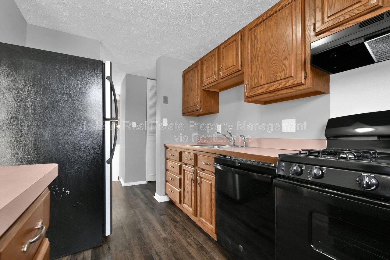 4006 Elkton St - Photo 7 of 25