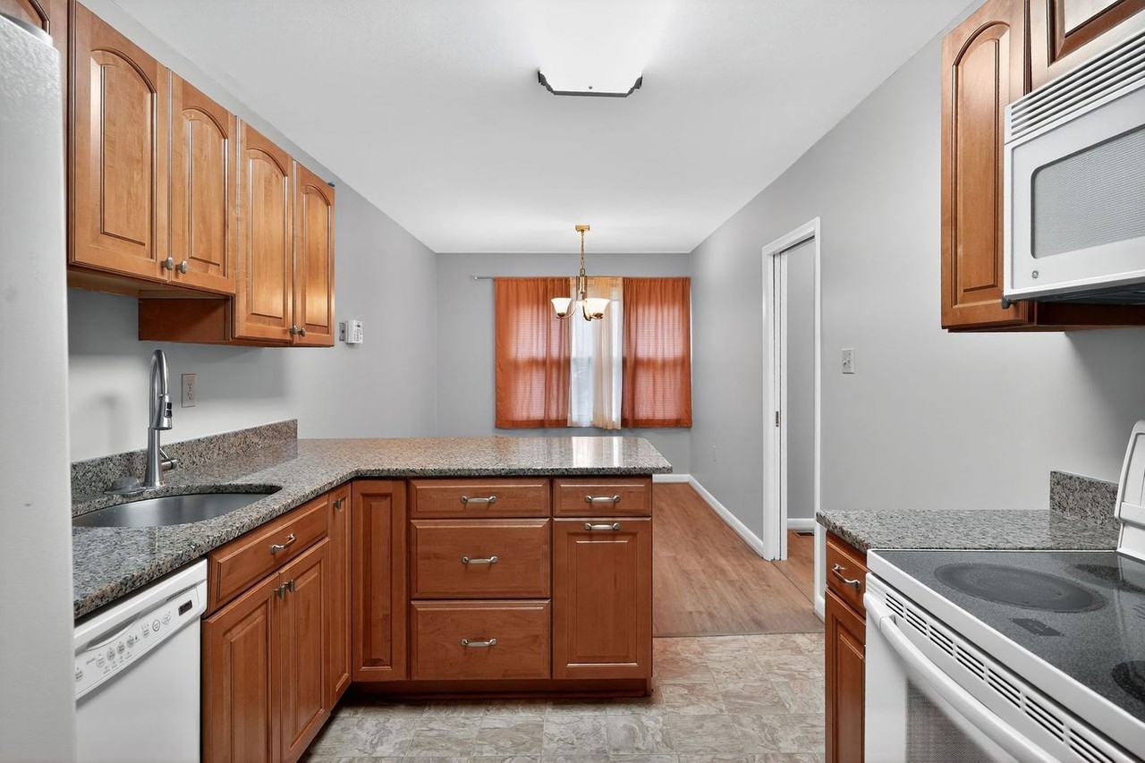 85 Brookside Pl - Photo 2 of 14