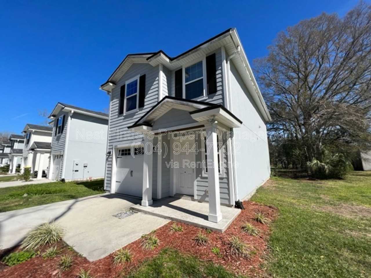 689 Melba St - Photo 2 of 25