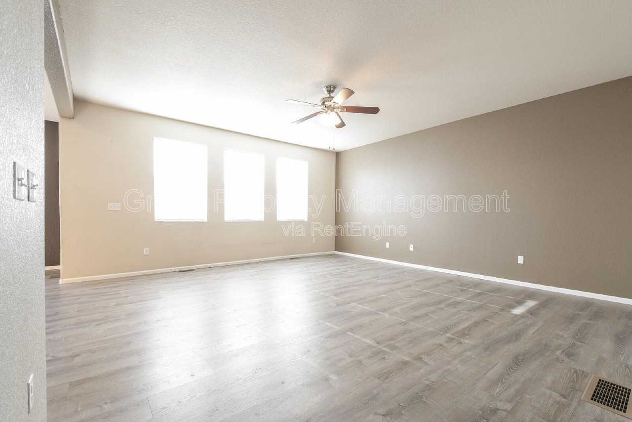 510 Dukes Way - Photo 5 of 21