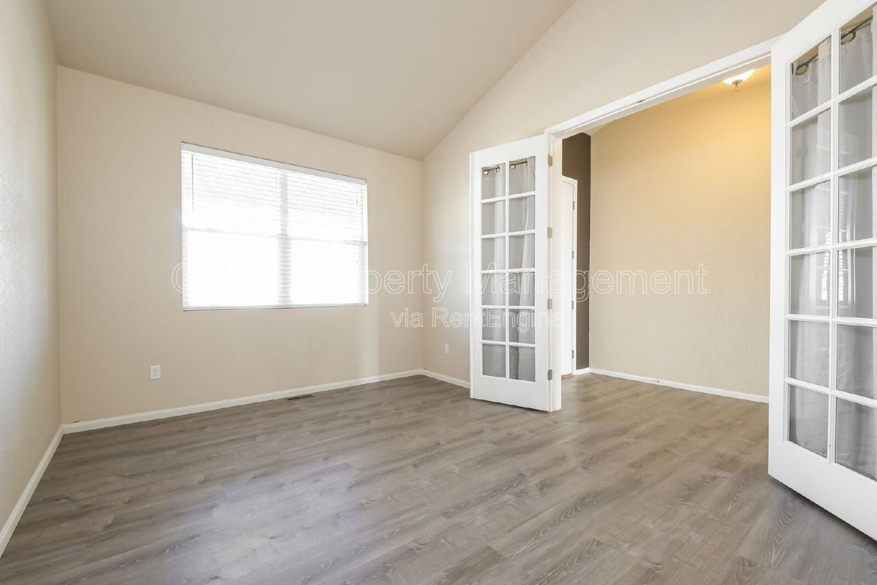 510 Dukes Way - Photo 6 of 21