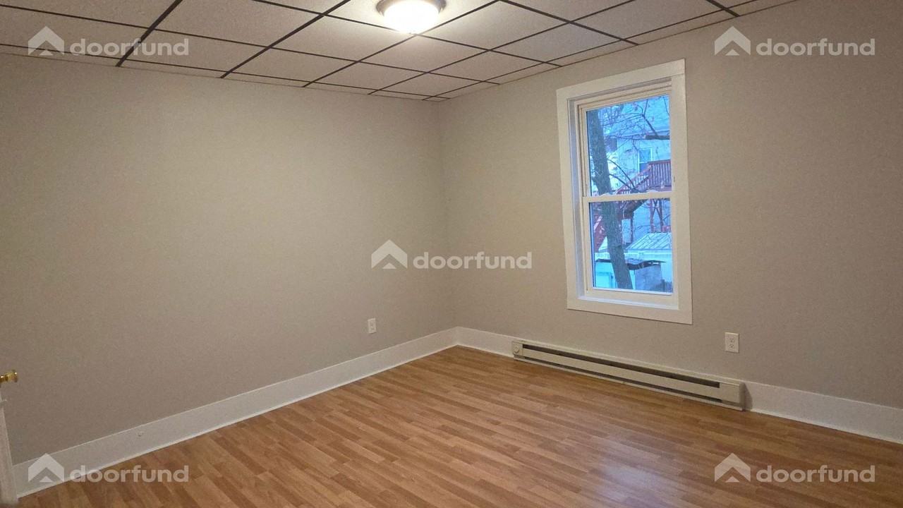 147 Oak St #3 - Photo 4 of 21