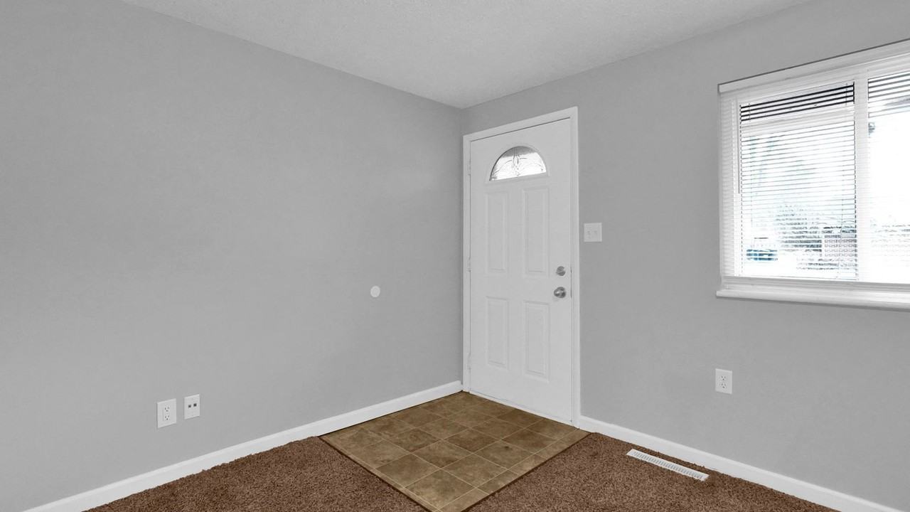 1631 Lucks Rd - Photo 5 of 26