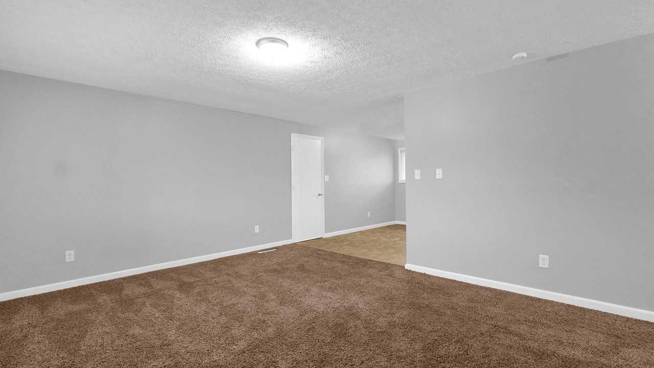 1631 Lucks Rd - Photo 6 of 26