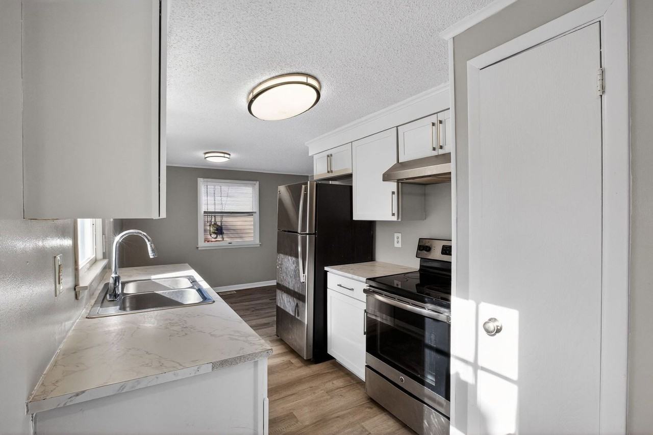 47499 Southampton Dr - Photo 4 of 15