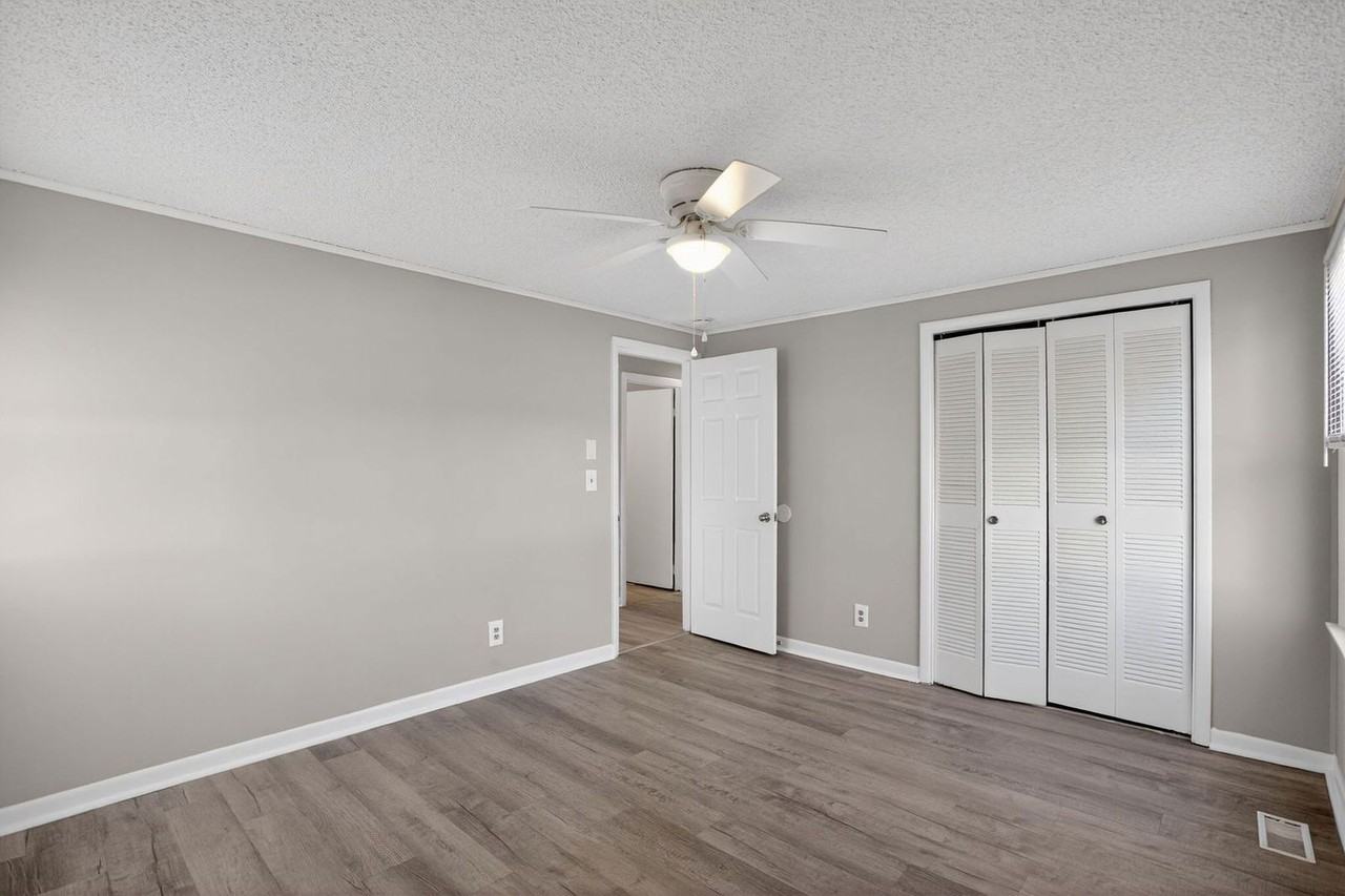 47499 Southampton Dr - Photo 7 of 15