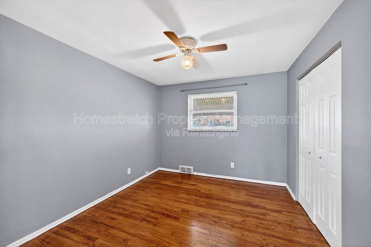 4036 Dunnica Ave #B - Photo 7 of 15