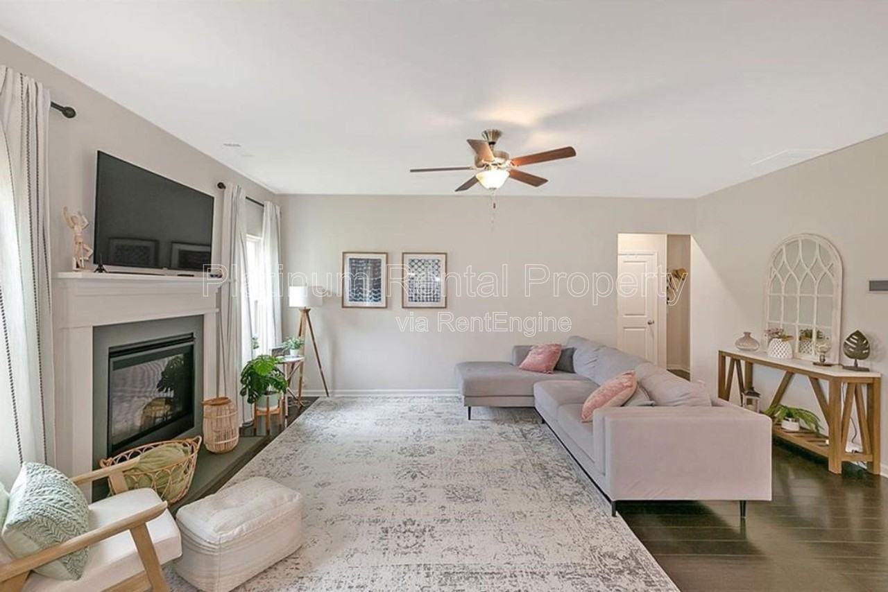 3574 Argent Way - Photo 4 of 34