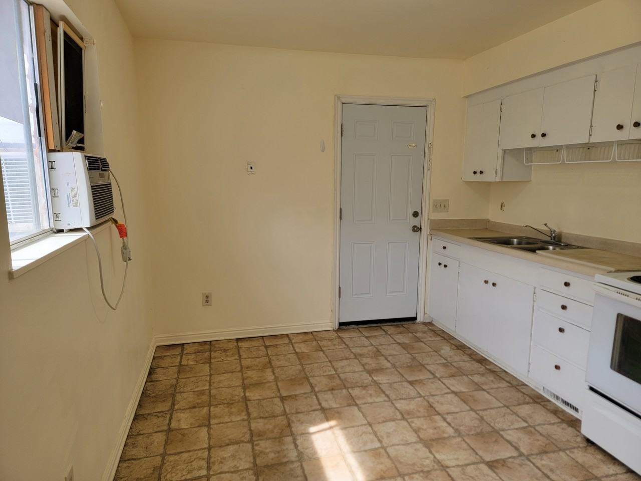 1754 Southwest - Photo 4 of 29