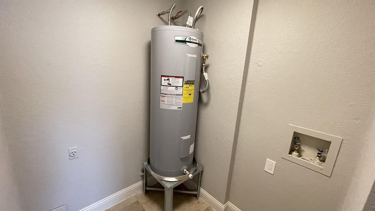 2217 Roman Ct - Photo 5 of 25