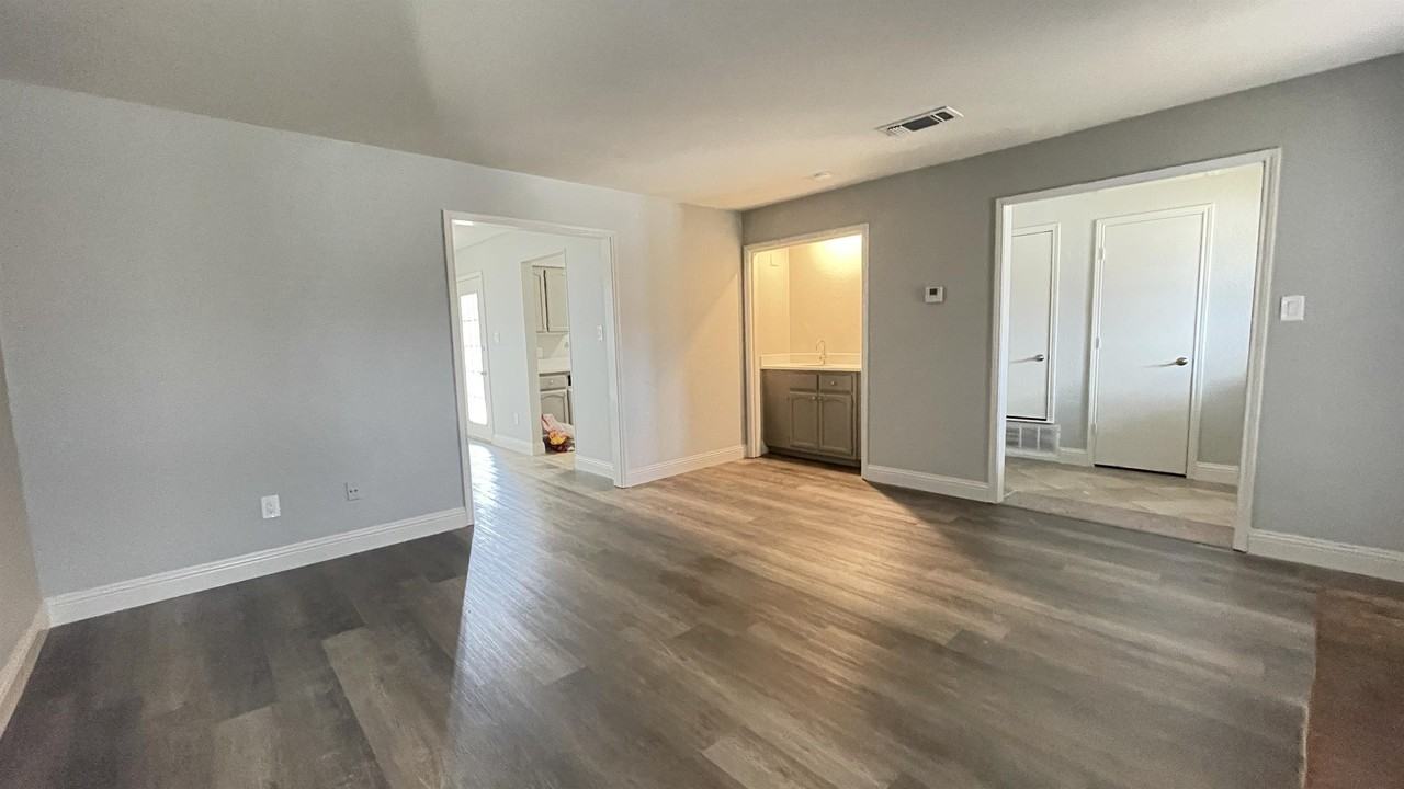 2217 Roman Ct - Photo 2 of 25