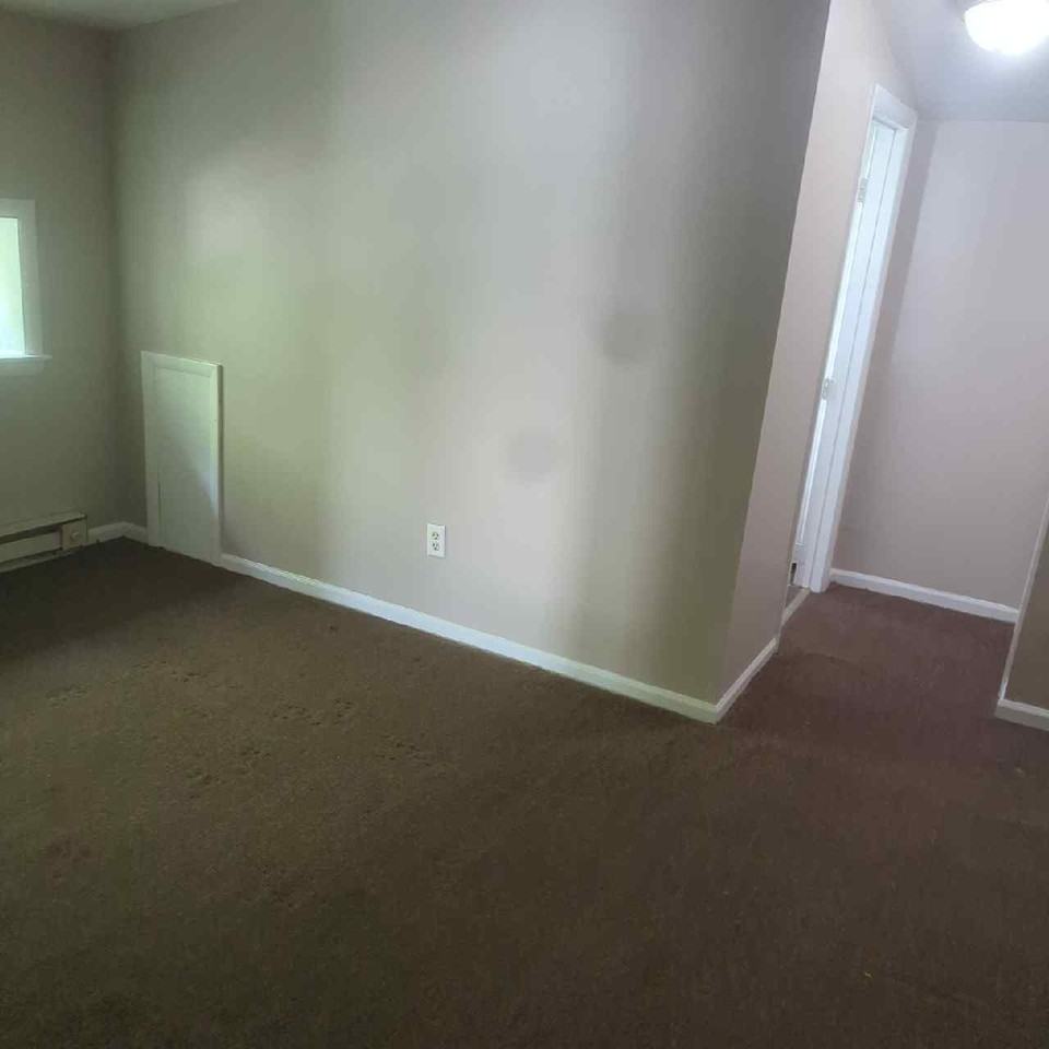 705 E 6th St #3 - Photo 5 of 9