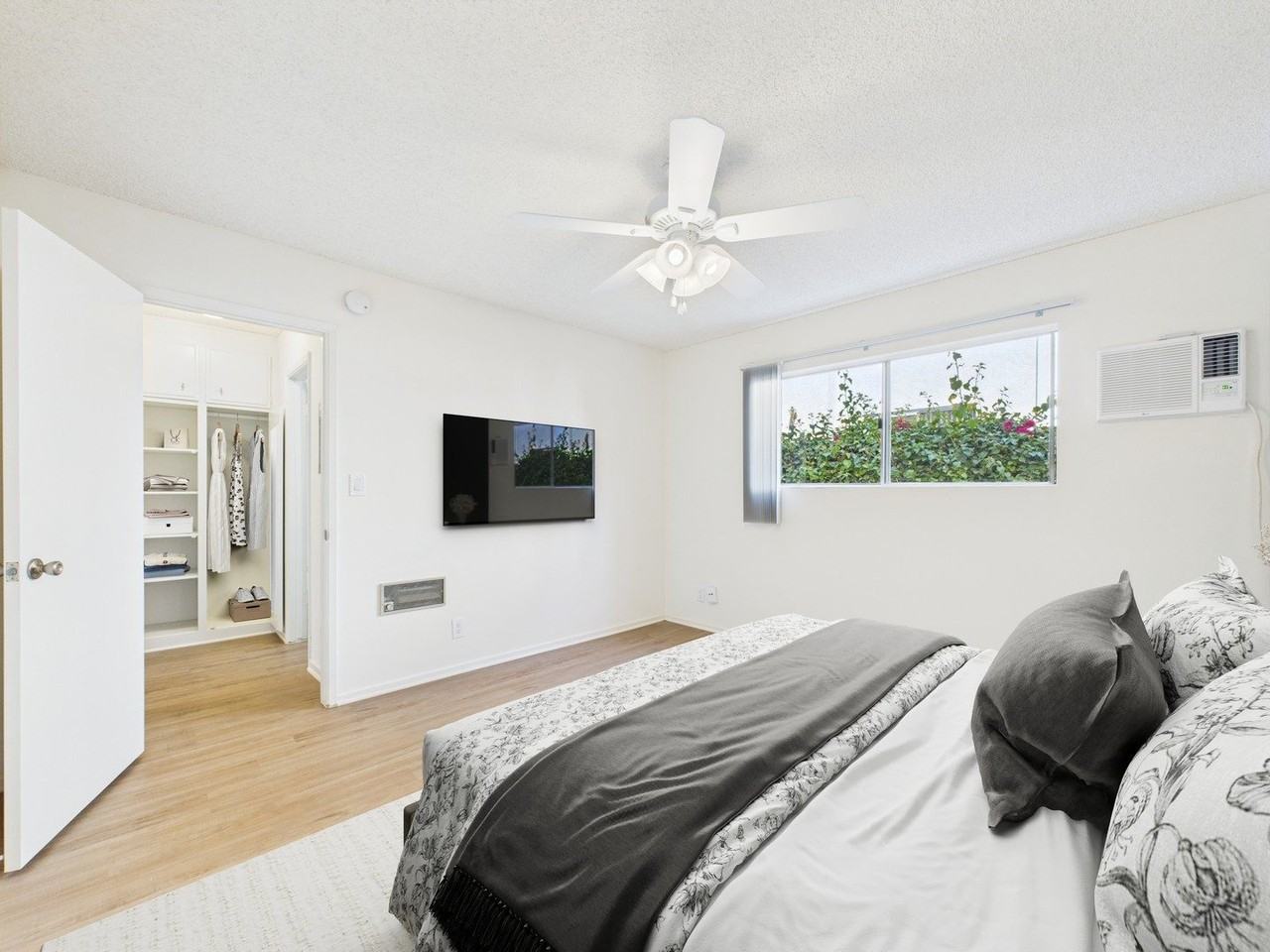 Rustic Villa - Photo 5 of 14