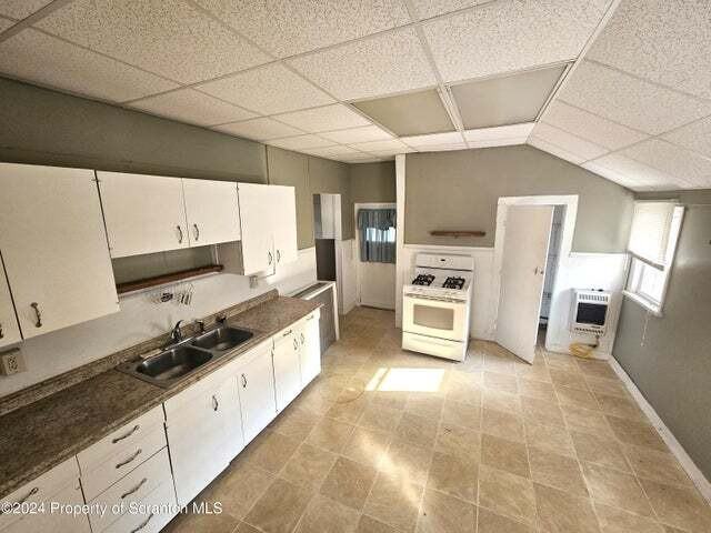 413 W Grove St #2 - Photo 6 of 15