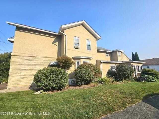 413 W Grove St #2 - Photo 7 of 15