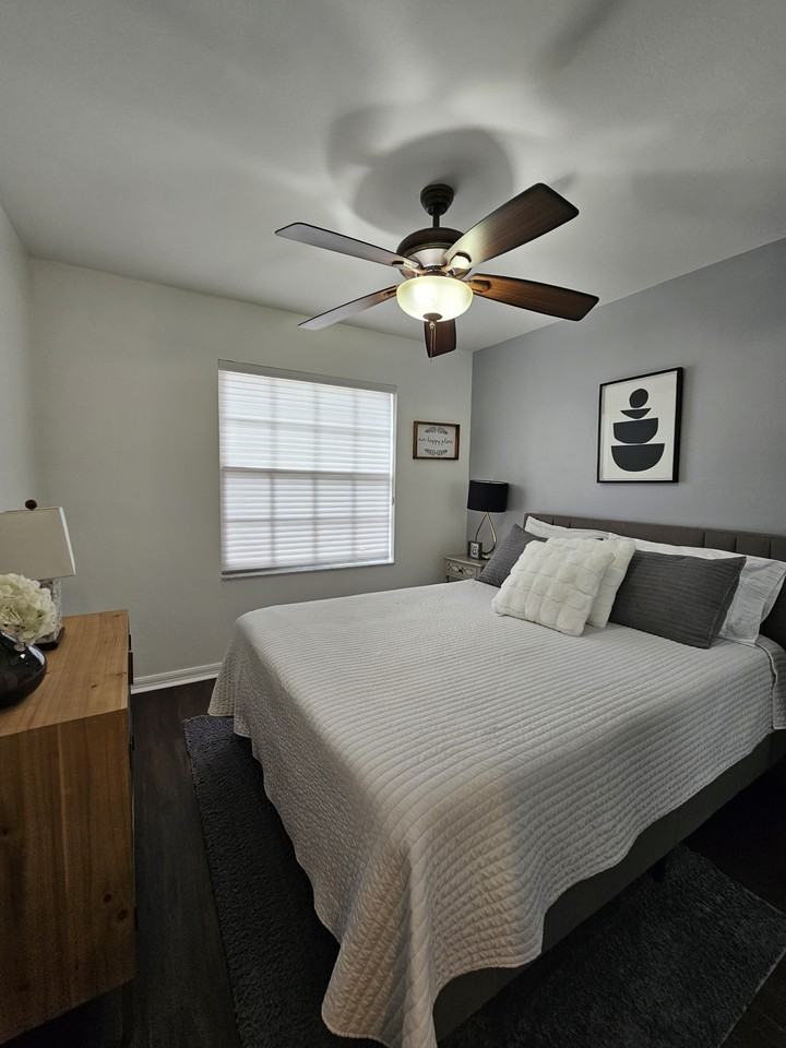 500 Windsor Sq #201 - Photo 2 of 47