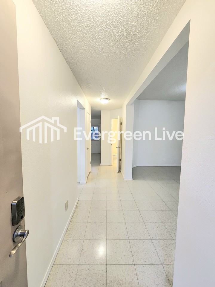 2148 Santa Ana Ct - Photo 2 of 21