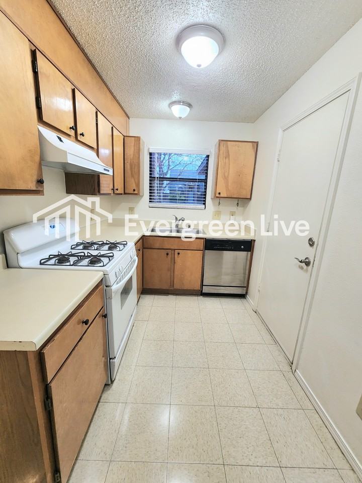 2148 Santa Ana Ct - Photo 5 of 21