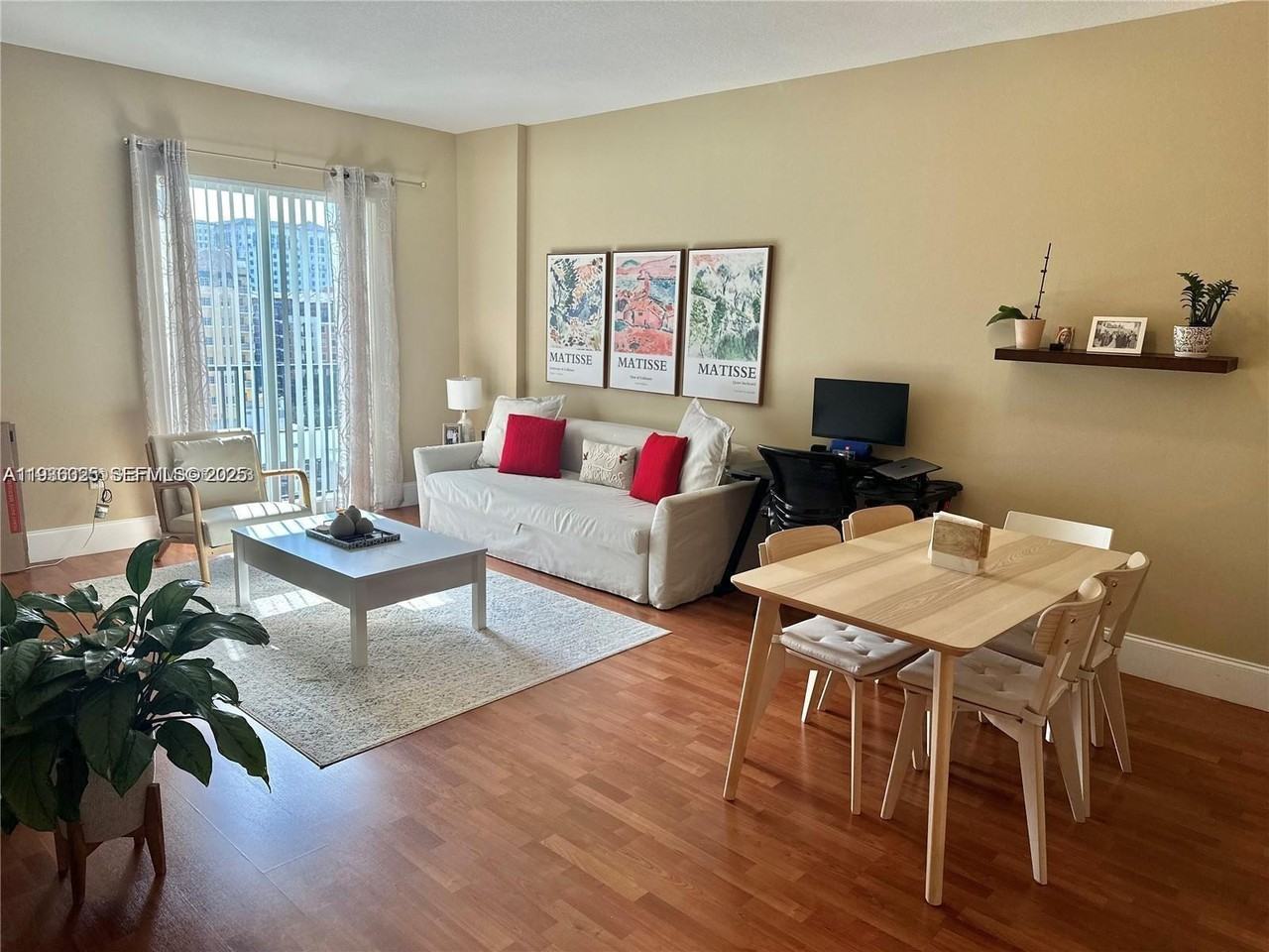 10 Aragon Ave #818