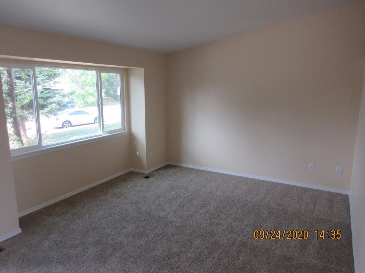 7415 Silverdale St - Photo 2 of 25