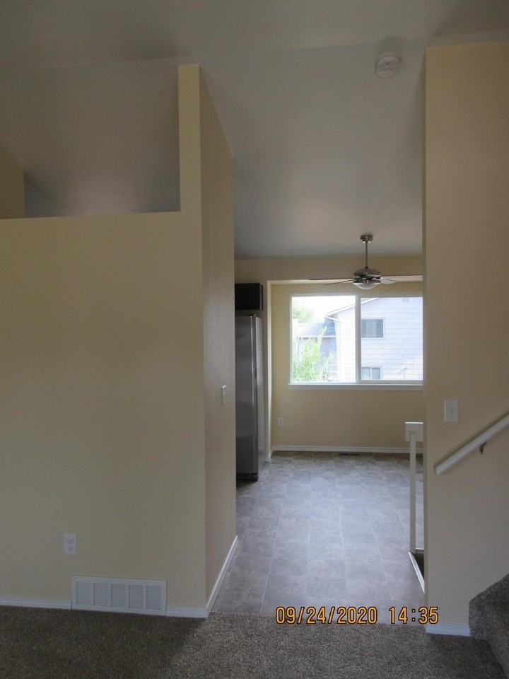 7415 Silverdale St - Photo 3 of 25