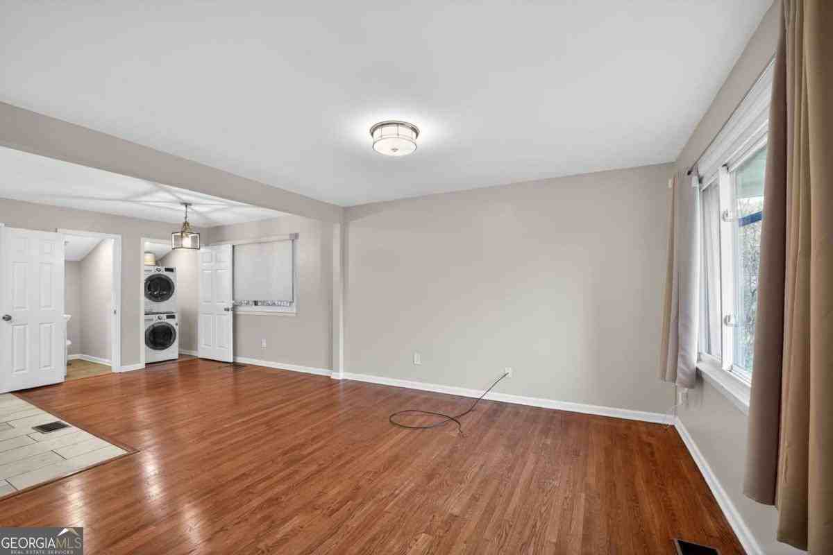 1817 Goddard St Se - Photo 3 of 25